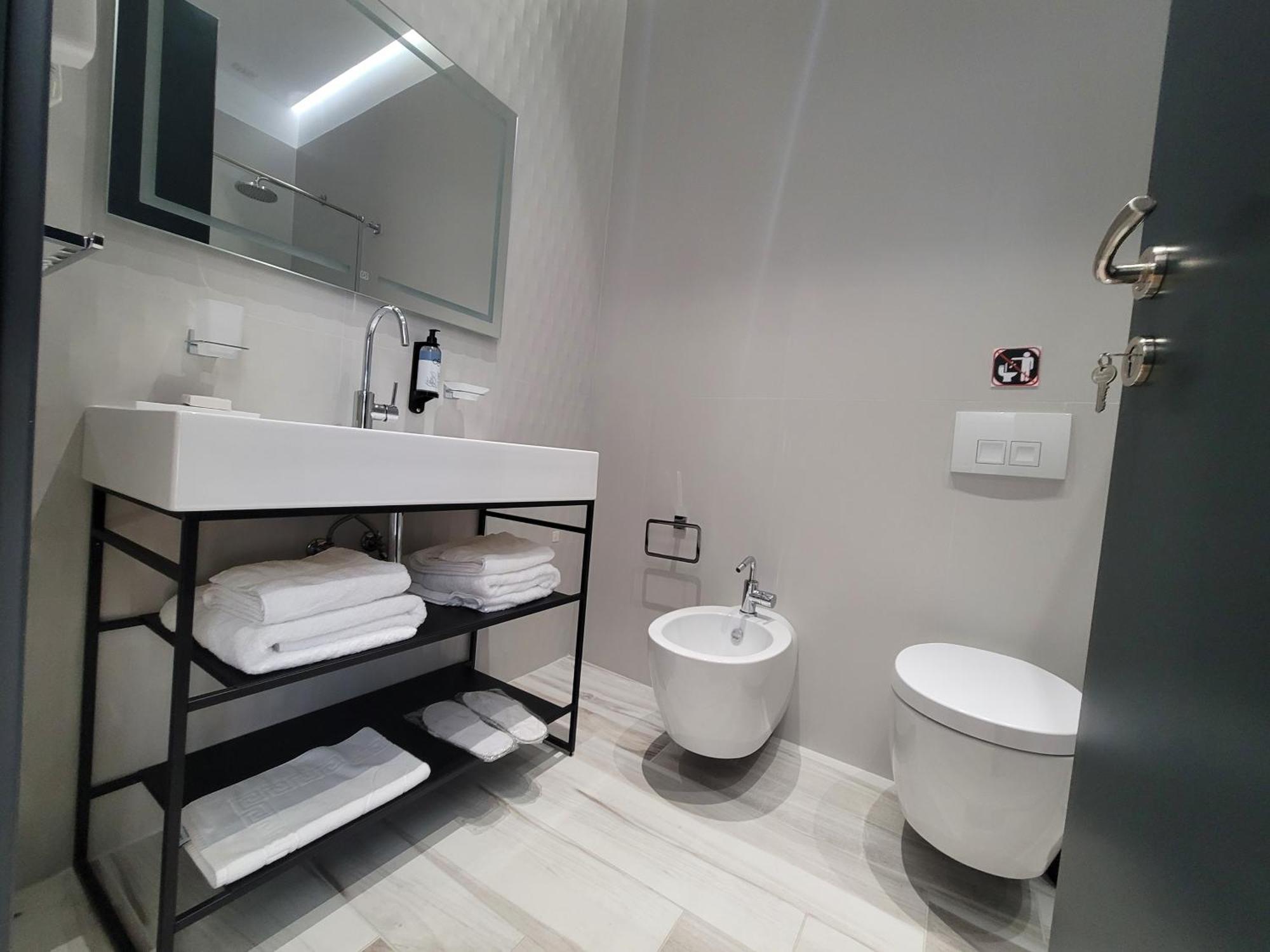Toer Hotel & Spa Sarandë 外观 照片
