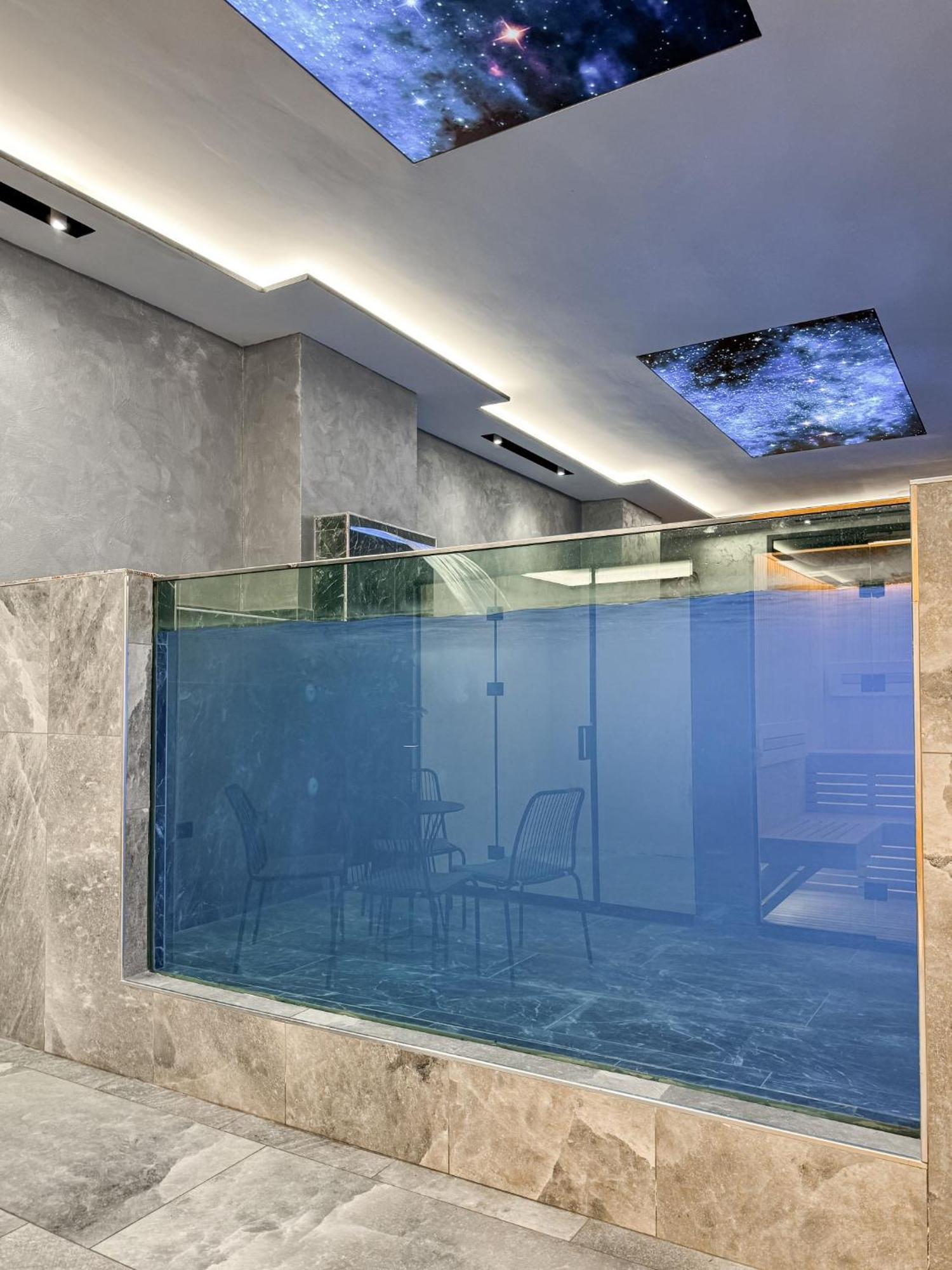 Toer Hotel & Spa Sarandë 外观 照片