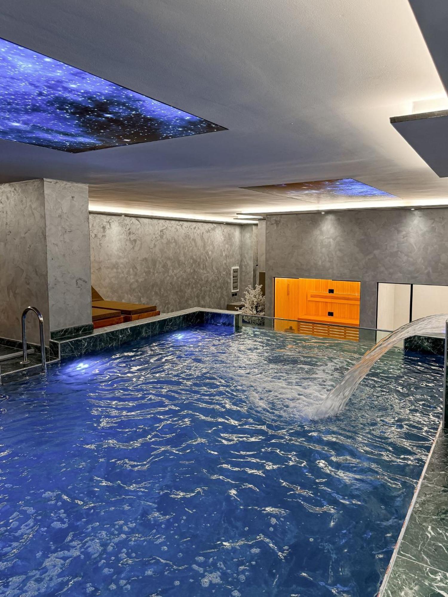 Toer Hotel & Spa Sarandë 外观 照片