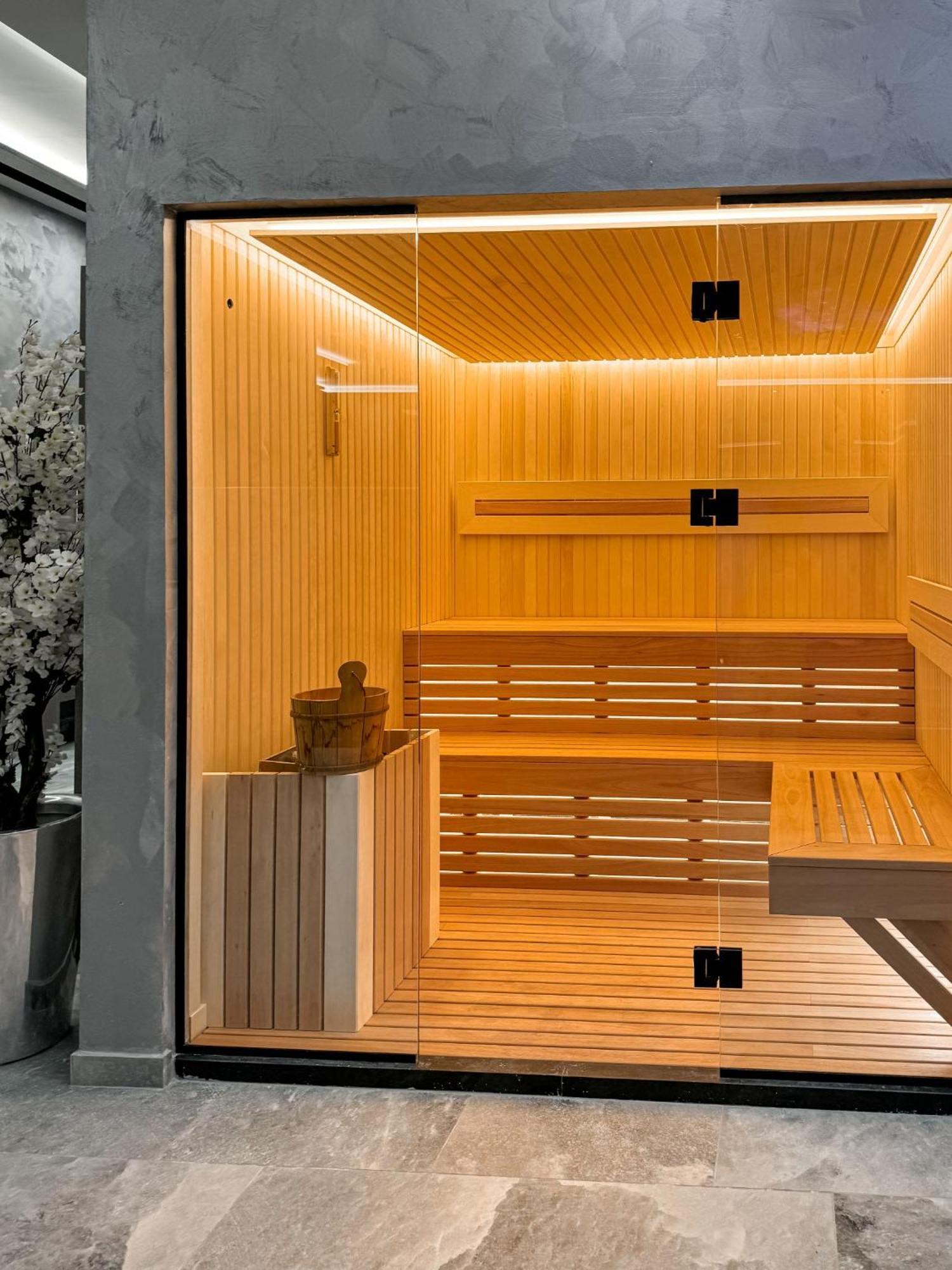 Toer Hotel & Spa Sarandë 外观 照片