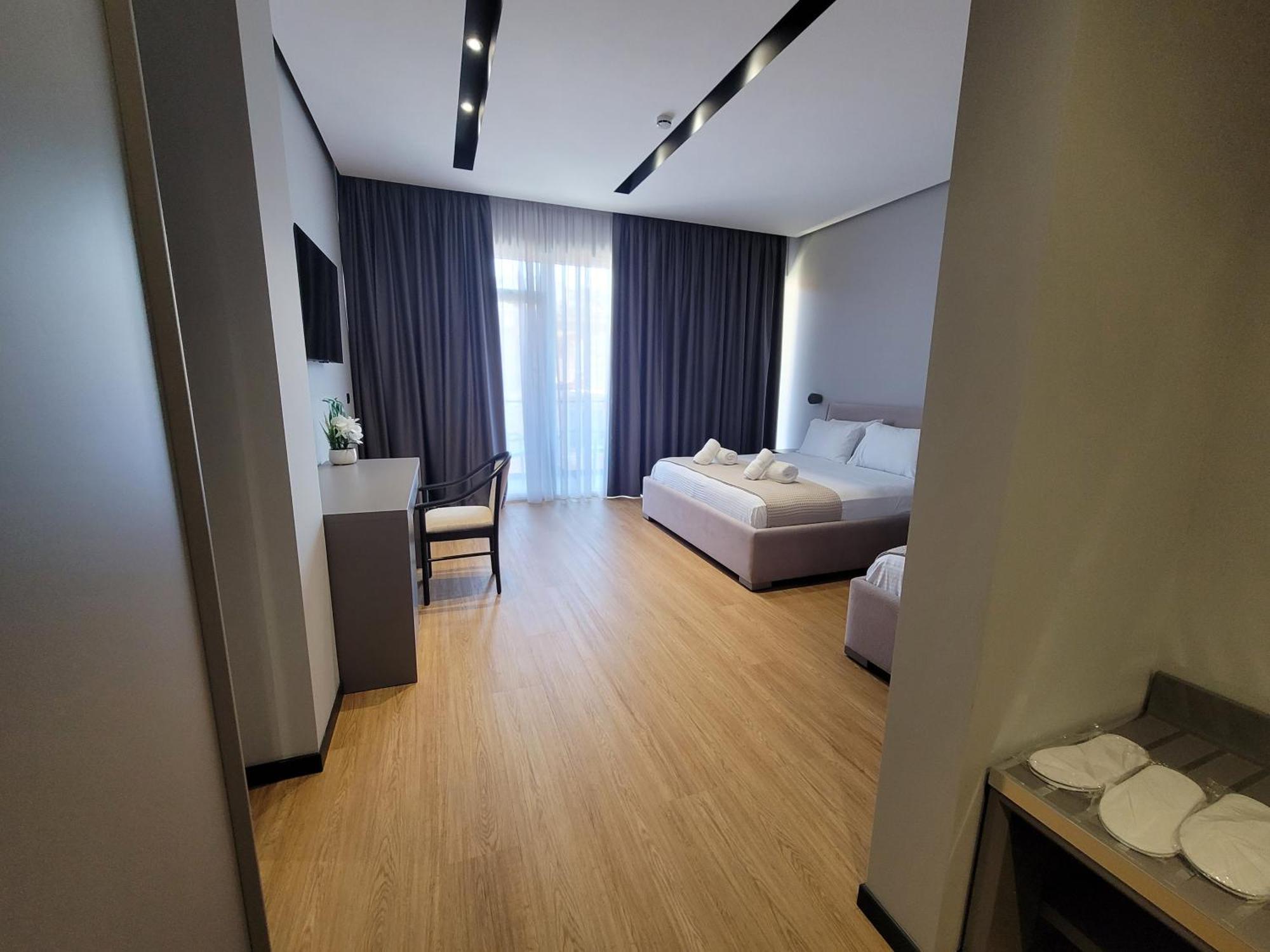 Toer Hotel & Spa Sarandë 外观 照片