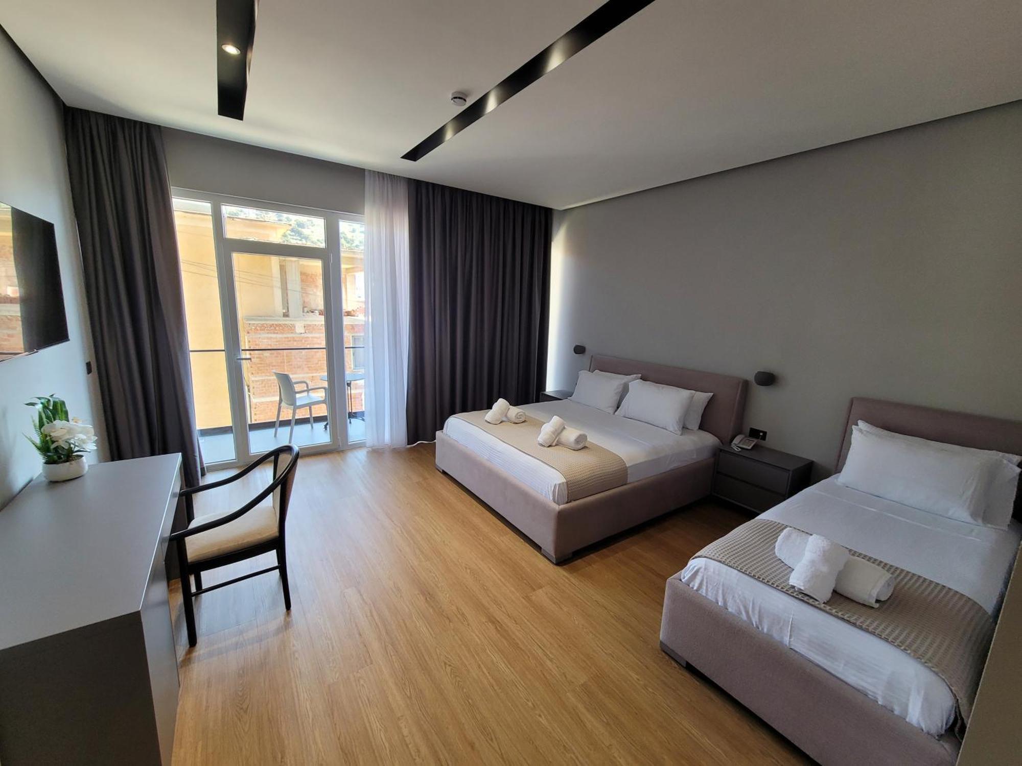 Toer Hotel & Spa Sarandë 外观 照片