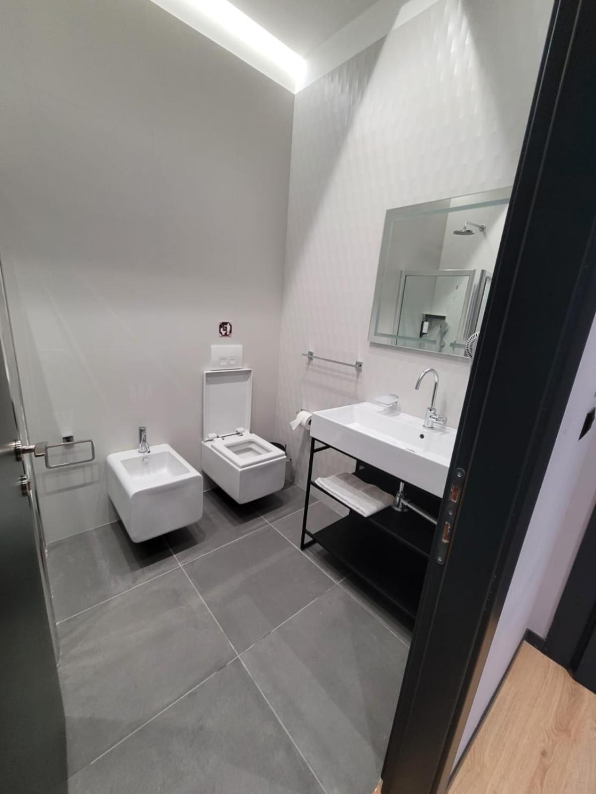 Toer Hotel & Spa Sarandë 外观 照片