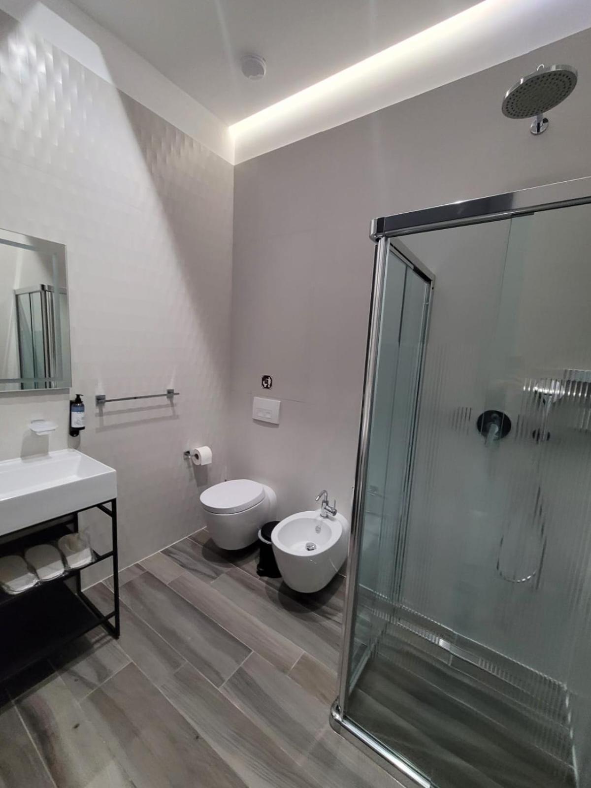 Toer Hotel & Spa Sarandë 外观 照片