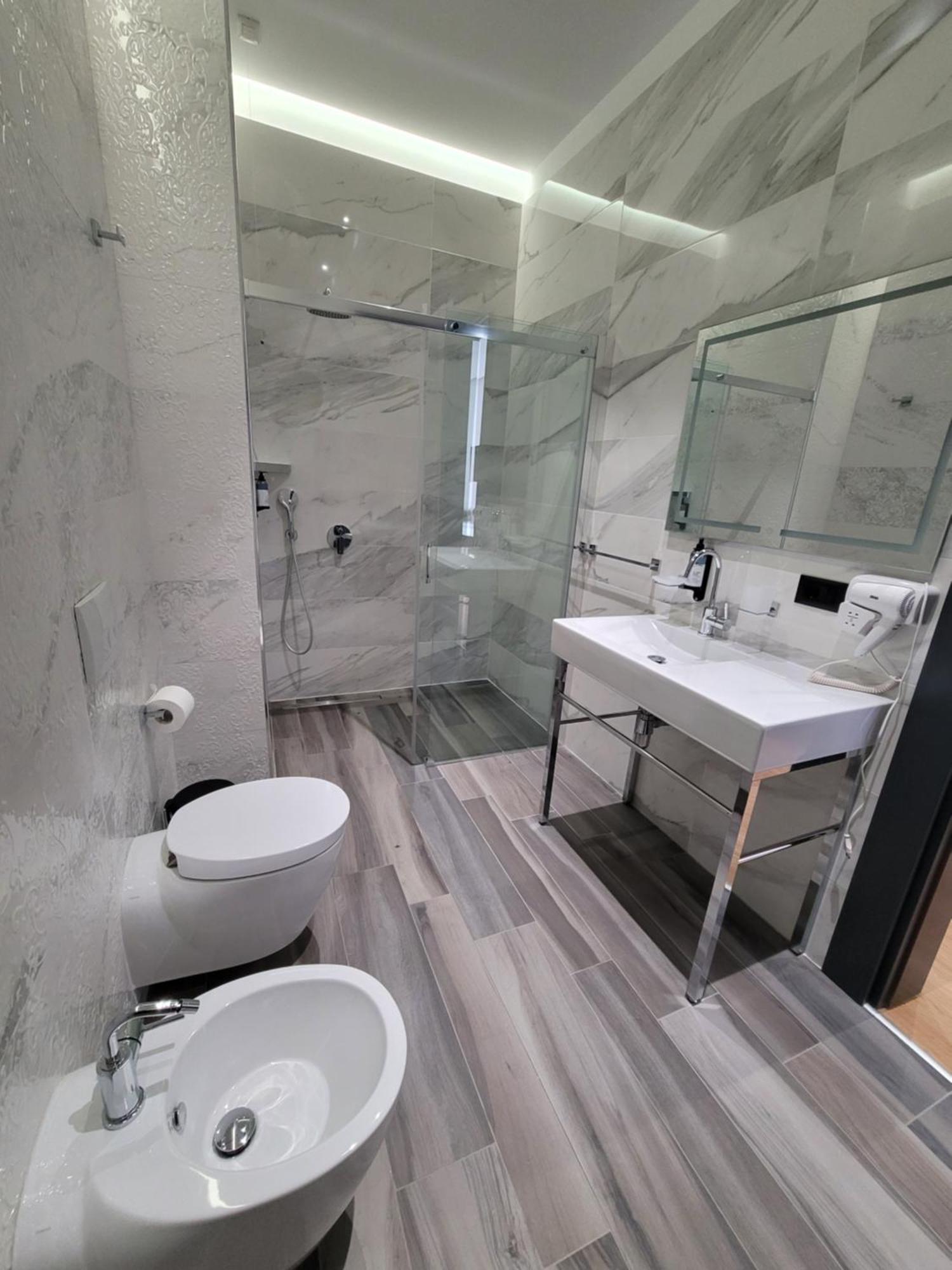 Toer Hotel & Spa Sarandë 外观 照片