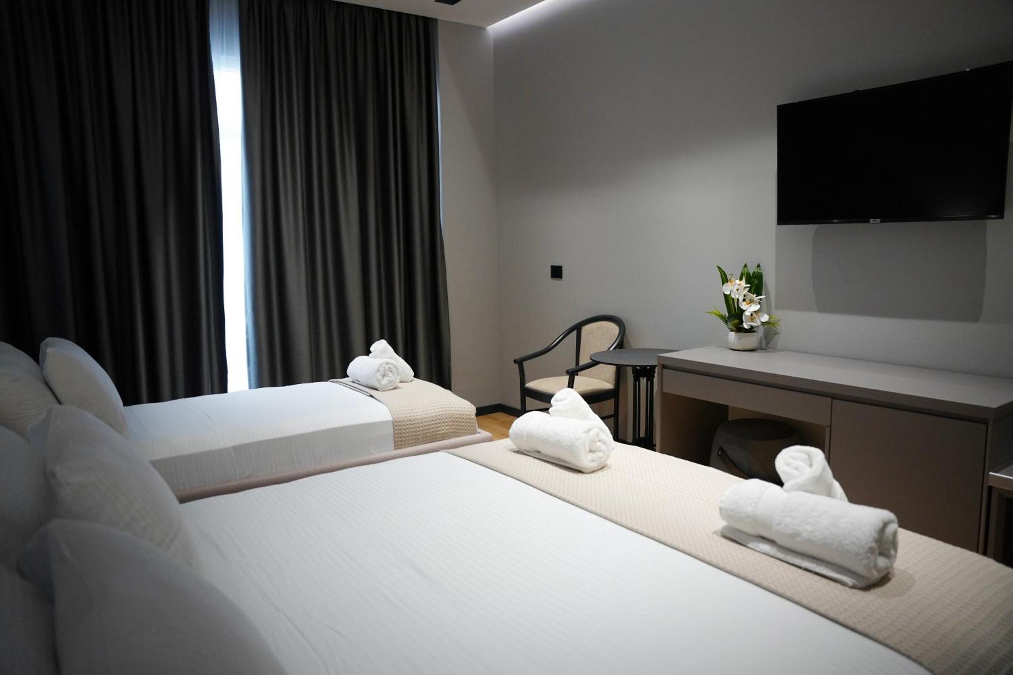 Toer Hotel & Spa Sarandë 外观 照片
