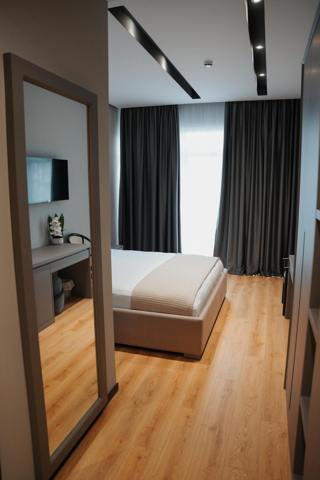 Toer Hotel & Spa Sarandë 外观 照片