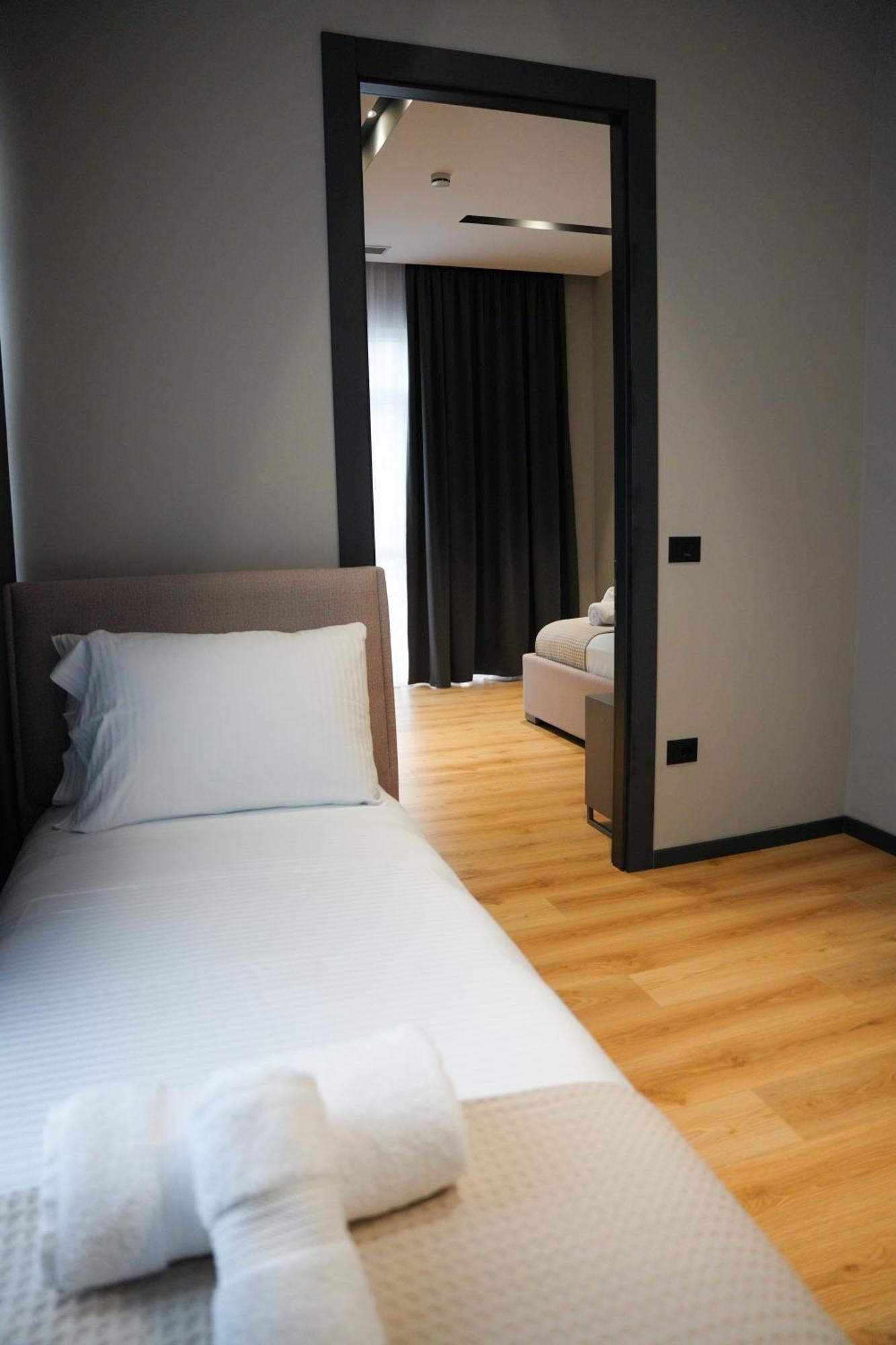 Toer Hotel & Spa Sarandë 外观 照片