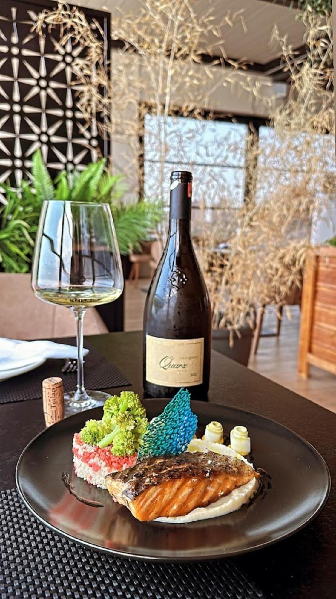 Toer Hotel & Spa Sarandë 外观 照片
